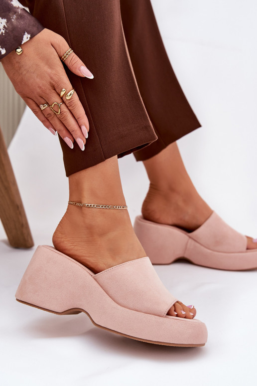 Eko Chaussons femme en daim avec une plateforme I Koturnie couleur rose Afisal