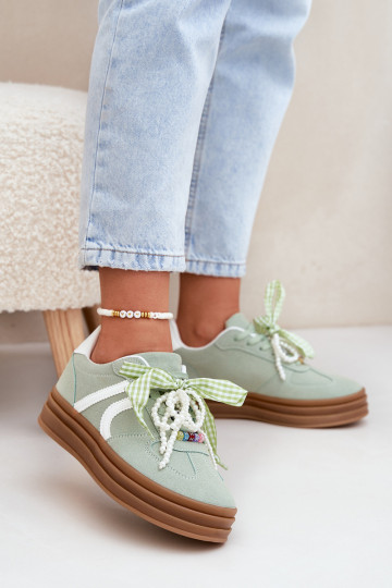 Chaussures modèle baskets Féminin avec une plateforme avec de beaux détails couleur verte Vinness 2
