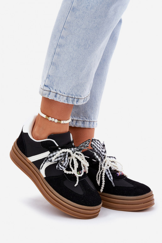 Chaussures modèle baskets Féminin avec une plateforme avec de beaux détails couleur noire Vinness Chaussures modèle baskets Féminin avec une plateforme avec de beaux détails couleur noire Vinness