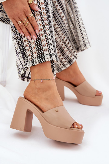 Mules femme en éco-cuir avec talons et plateforme couleur chaki Tamirella