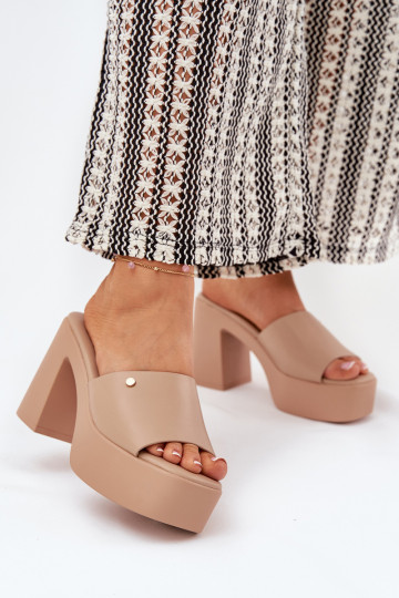 Mules femme en éco-cuir avec talons et plateforme couleur chaki Tamirella 2