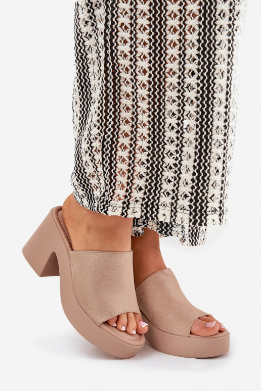 Pantoufles pour femmes avec des talons et plateforme couleur kaki Omeisa Pantoufles pour femmes avec des talons et plateforme couleur kaki Omeisa