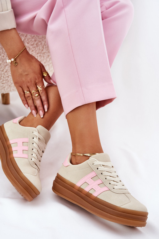 Chaussures modèle baskets Féminin avec une plateforme beige Syliyana Chaussures modèle baskets Féminin avec une plateforme beige Syliyana